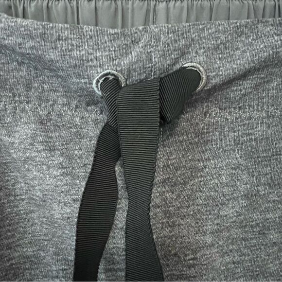 Lululemon Gray Athletic Shorts Size 8 - Picture 2 of 5